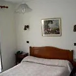 Hotel Cluny Sorbonne 2*