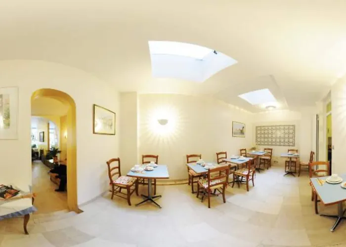 Cluny Sorbonne 호텔